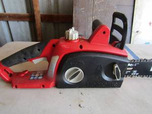 lot 19 image: Homelite 16 electric chainsaw