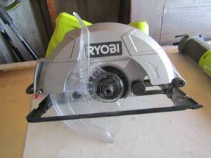 lot 44 image: Ryobi hand circle saw uses electric