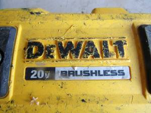 lot 48 image: Dewalt nail gun 21 d round