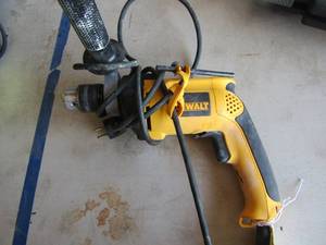 lot 50 image: Dewalt 12 VSR HAMMER DRILL  electric