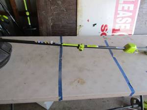 lot 73 image: Ryobi 40 Volt trimmer, RY- 40006VNM