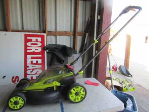 lot 93 image: Ryobi 18 volt 16 cut