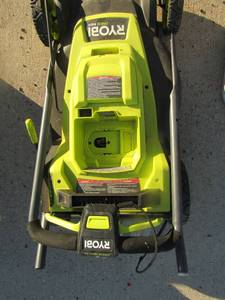lot 95 image: Ryobi 18 volt 16 cut lawn mower, unknown working condition