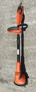 lot 181 image: Black  Decker tiller 20v battery operated