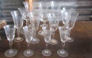 lot 16 image: Grape and Wheat design glasses 3 tall wine glasses, 2 medium wine glasses, 5 small wine glasses and 4 mini wine glasses