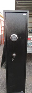 lot 29 image: Alangger combination and key gun safe key not included in great condition  ( OWNER LOOKING) unknown combination