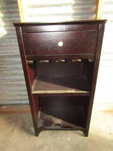 lot 32 image: small plant table or dcor table or bedside table 37 x 19 x 12