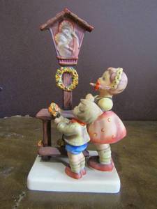 lot 43 image: Mj Hummel figurine Doration W.Germany