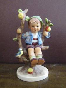 lot 79 image: Mj Hummel Apple Tree girl #142