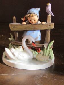 lot 83 image: Mj Hummel FEATHERED FRIENDS #344 signed W. Germany