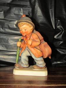 lot 122 image: Mj Hummel figurine from W. Germany- little cellist