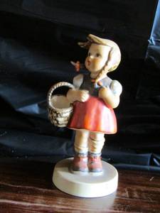 lot 137 image: Mj Hummel LITTLE SHOPPER #96 from W. Germany