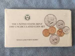 lot 23 image: 1989 United States Mint Uncirculated Coin Set