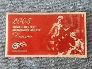 lot 107 image: 2005 United States Mint Uncirculated Coin Set - Denver