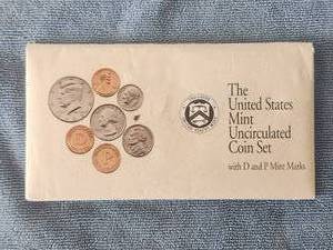 lot 128 image: 1992 United States Mint Uncirculated Coin Set - Denver and Philidelphia