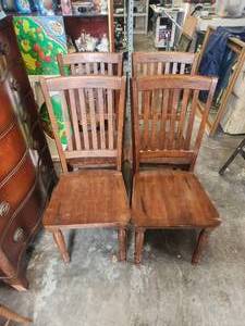 lot 203 image: Selection of 4 chairs