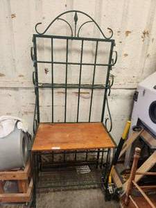 lot 207 image: Muli tier metal bakers rack - green