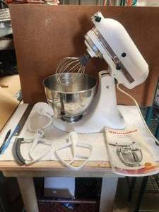 lot 16 image: Kitchen Aide mixer and accessories - works