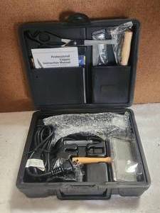 lot 31 image: Oester professional clipper set