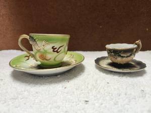 lot 60 image: Vintage tea-coffee cups