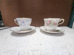 lot 64 image: Vintage tea-coffee cups