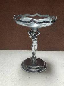 lot 73 image: Vintage Farber Brothers - krome kraft metal sculpture candy dish
