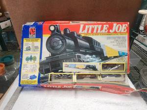 lot 75 image: Little Joe N scale train set