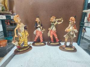 lot 72 image: Selection of 4 musical clowns -