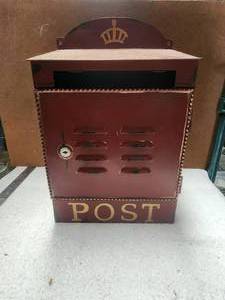 lot 70 image: Vintage metal mailbox with keys