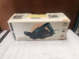 lot 84 image: Black & Decker planer