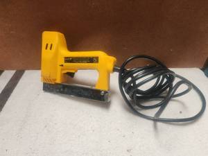 lot 85 image: Arrow ETF50PBN electric staple & nail gun