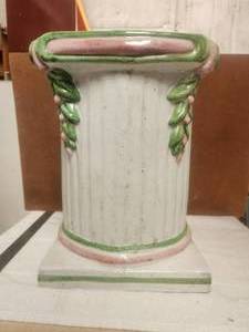 lot 76 image: Italian made pedestal