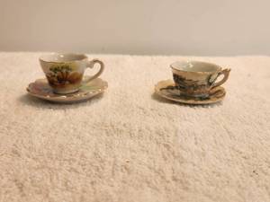 lot 112 image: Selection of 2 vintage cup and saucer