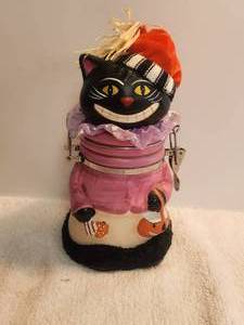 lot 133 image: Cheshire Cat container