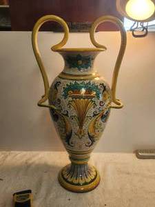 lot 154 image: Large Italian made Vase