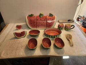 lot 174 image: Selection of watermelon themed Kitchen items