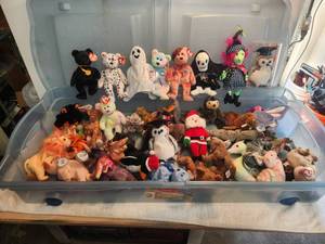 lot 182 image: Generous amount of TY Babies