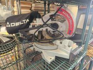 lot 195 image: Delta 10 compound miter saw