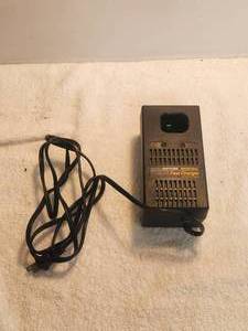 lot 215 image: Craftsman 12.0 volt battery charger