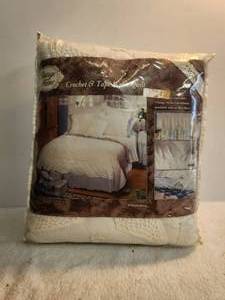 lot 220 image: Vintage Home - Crochet & Tape Work Quilt - Twin