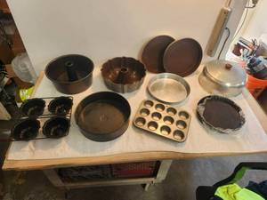 lot 236 image: Selection of cake pans
