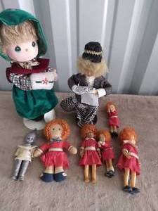 lot 71 image: Nice Lot of Dolls Featuring Precious Moments and Annie