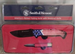 lot 91 image: Smith & Wesson Commemorative Knife Set---NIP