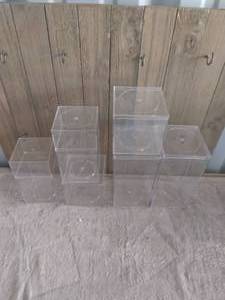 lot 105 image: Clear Plastic Display Boxes