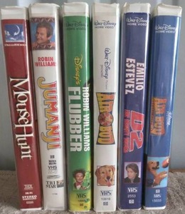 lot 134 image: Selection of 5 Disney VHS Movies including Flubber , Jumanji, and Mouse Hunt