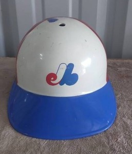 lot 135 image: Rare Find Vintage Montreal Expos Plastic Helmet