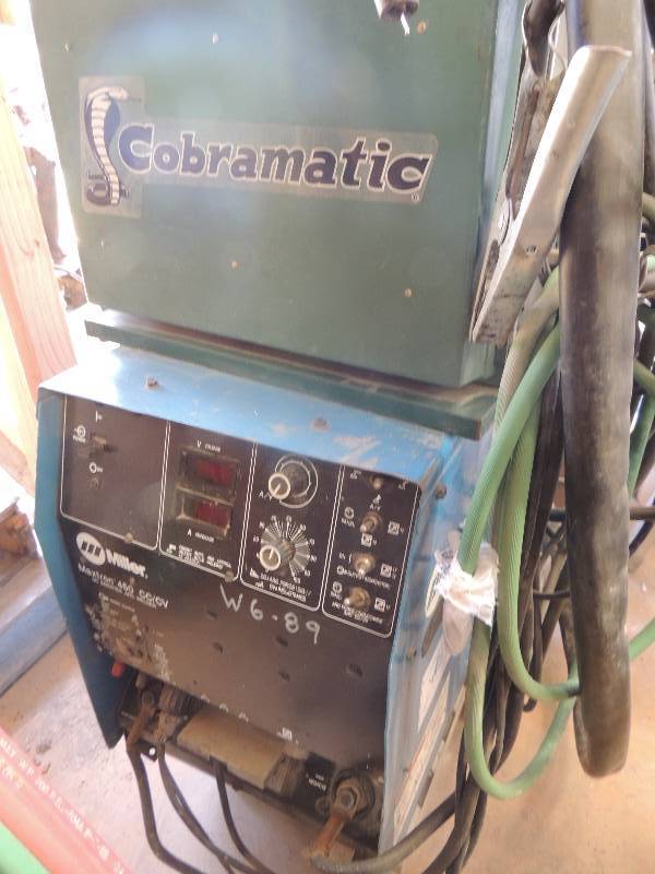 lot 4 image: Miller Maxatron 450 cccv DC inventor ARC welder . Cobramatic- Push  Pull wire feeder by Lincoln Electric