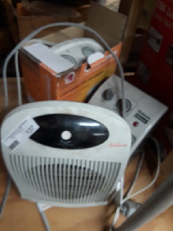 lot 137 image: Sunbeam electric heater,, Holmes ce...