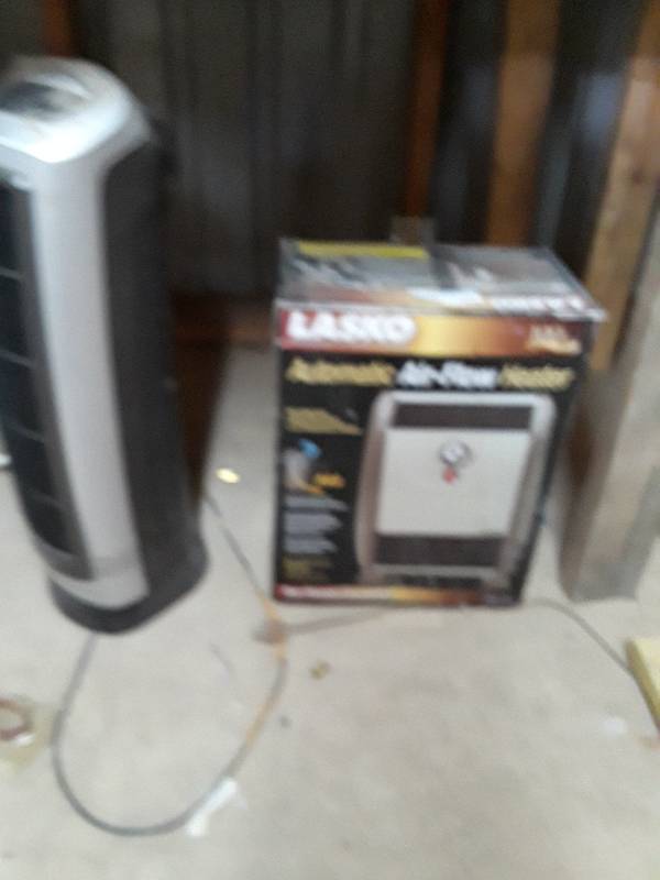 lot 133 image: Lasko auto airflow heater...