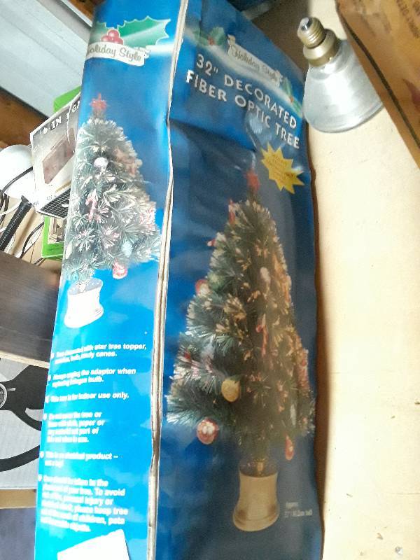 lot 127 image: Holiday style 32 decorated fiber o...